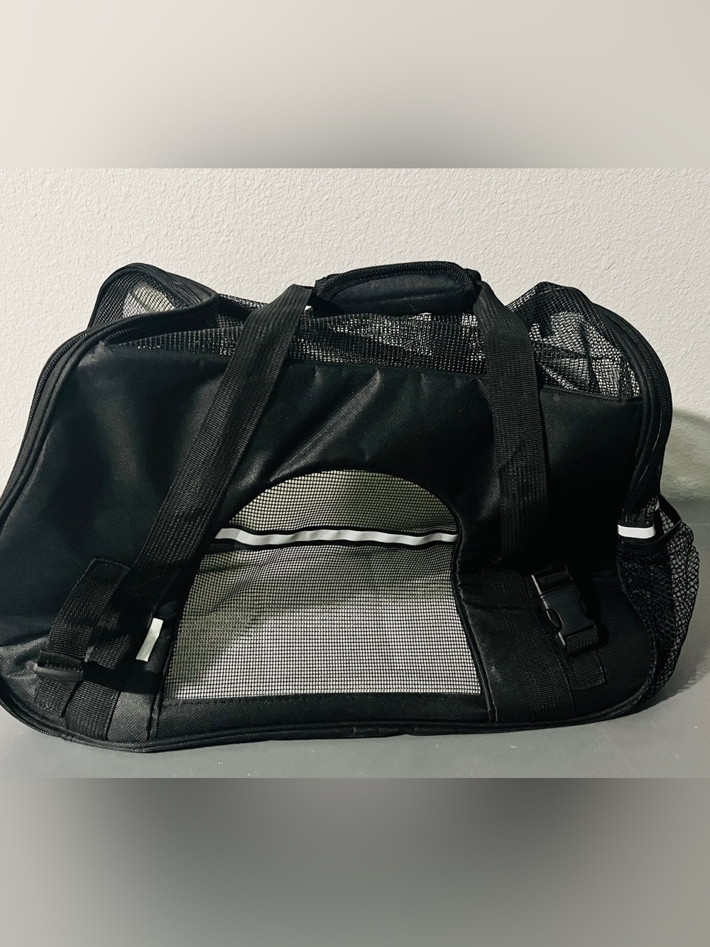 Black Men's Mesh Travel Duffel Bag